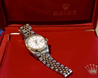 Ladies Rolex watch. Information available soon. Serial number etc
Verified by a jeweler. Not stored onsite