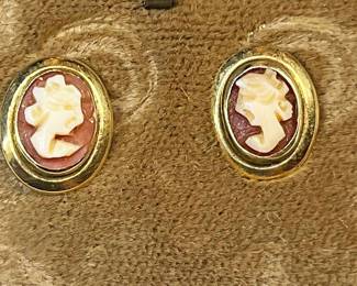 14K Cameo Pierced Earrings