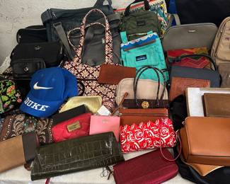 Wallets and bags 