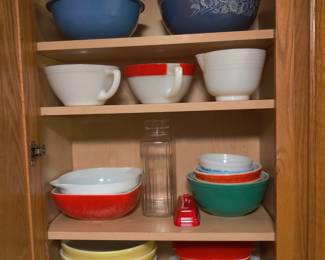 Vintage Pyrex bowl sets