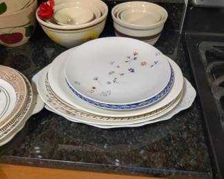 vintage dishes/ bowl sets