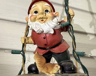 Swinging gnome figurine