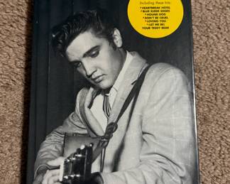 Elvis Presley CD set