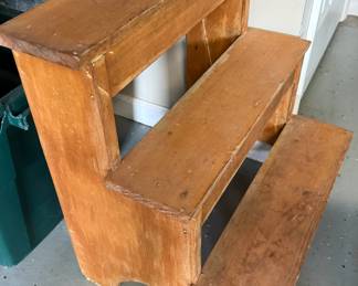 Wood pet steps