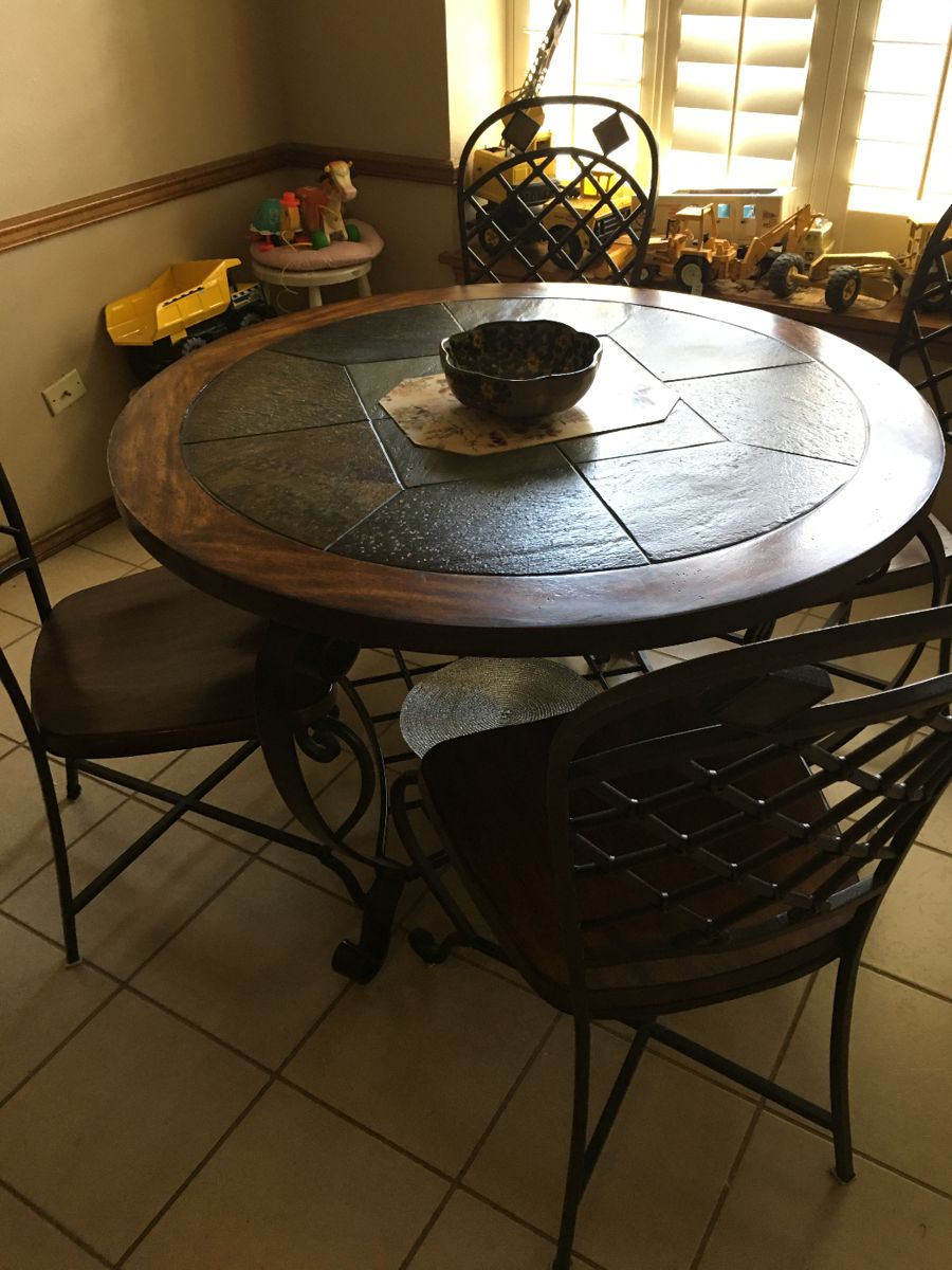 Dining table & chairs