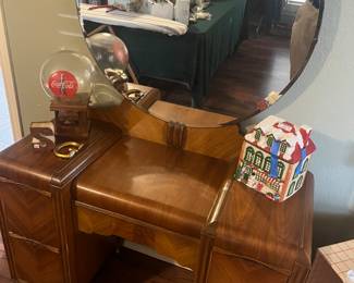 Waterfall dresser
