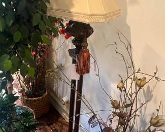 Floor lamp