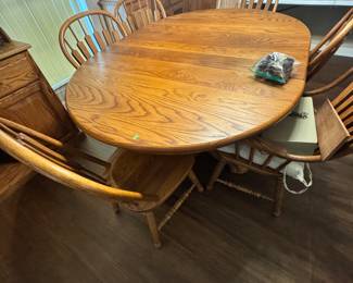 Solid wood table w/leaf 