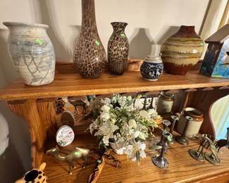 Vases, decorative items 