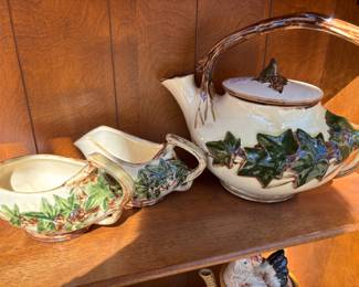 McCoy ivy tea set
