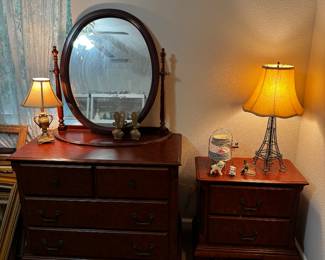 Stunning dresser. Removable mirror, matching night stand. Lamps.