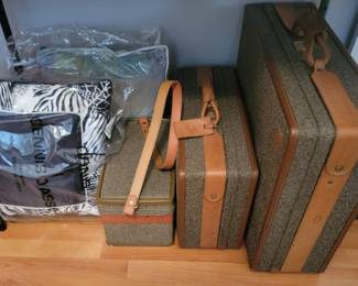 Vintage 3pc Set of Hartman Tweed Luggage Set