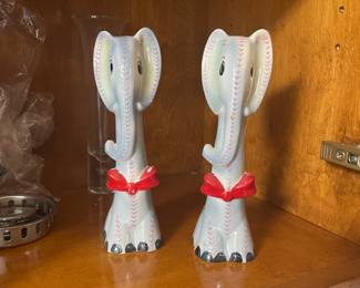 Vtg Salt & Pepper Shakers