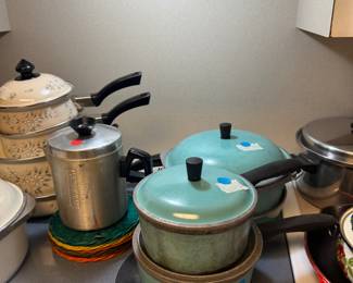 Turquoise Club Aluminum cookware