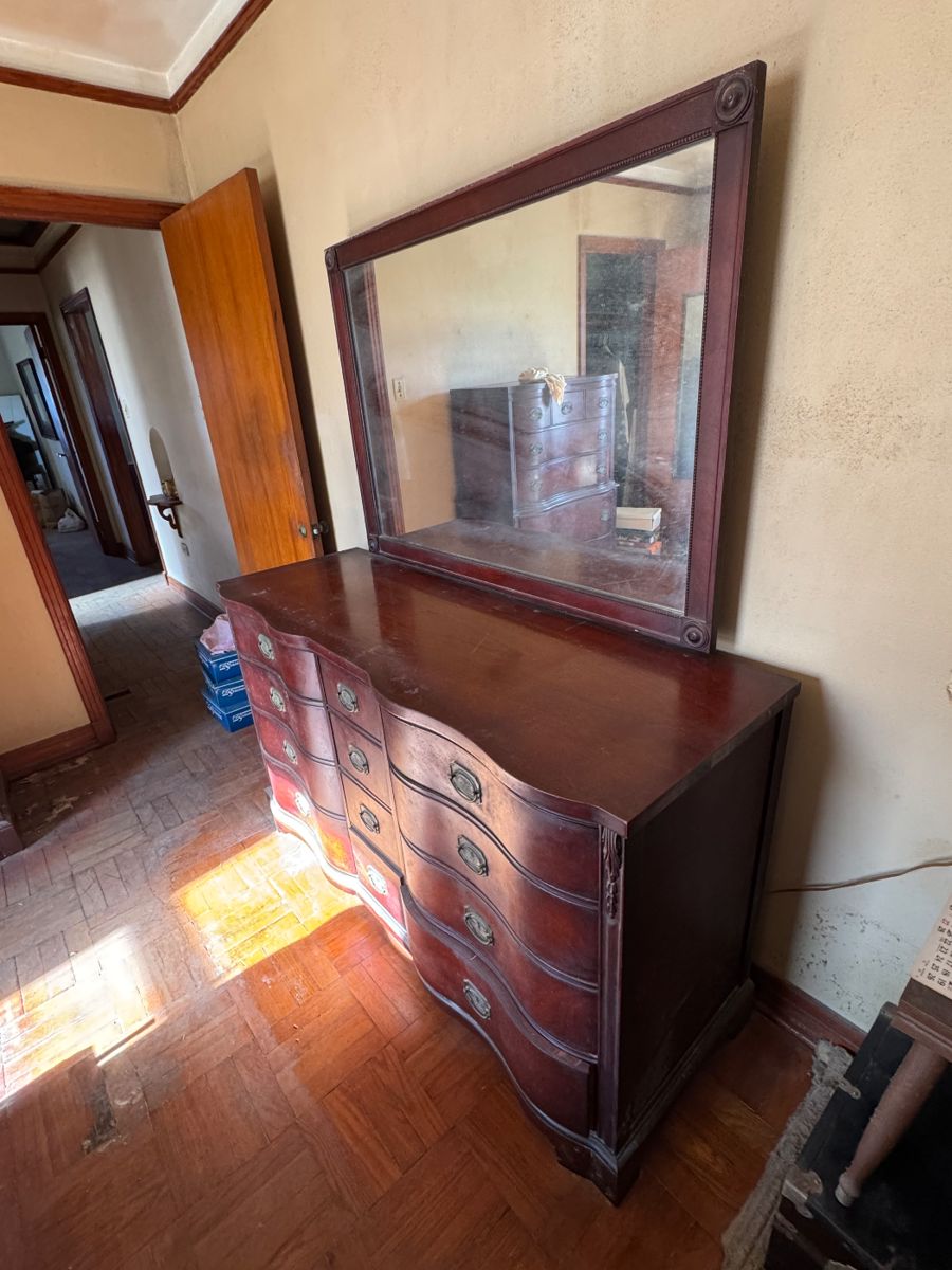 Drexel mahogany 12 drawers with attached mirror