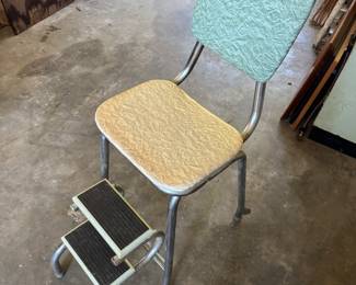 Vintage step stool in amazing condition 