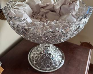 Massive glass punch bowl w cups 