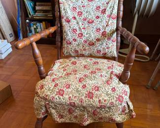 Besides this beauty we just found a vintage if not antique wooden rocking chair and 4 very old wooden chairs - I forgot to take pictures of them and will update if I’m allowed to edit once published 