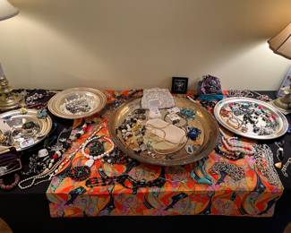 Lots of jewelry!!