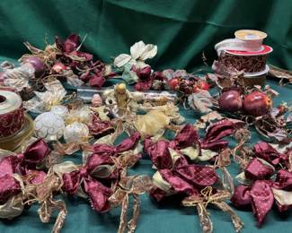 Elegant Christmas Tree Decorations