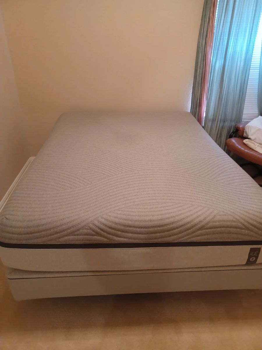 Queen size Sleep Number bed