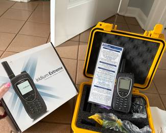 Iridium extreme 9575 satellite phone 