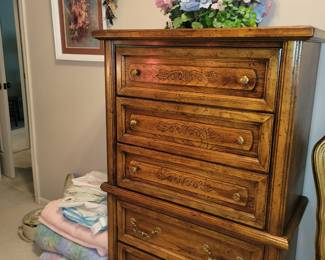 Chest of drawers