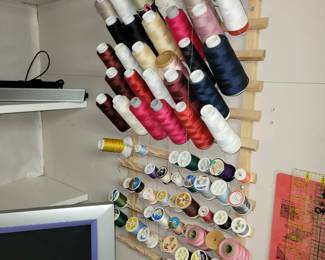 Thread spools
