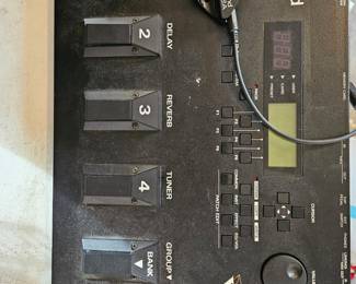 Roland VG8 with cable and manual