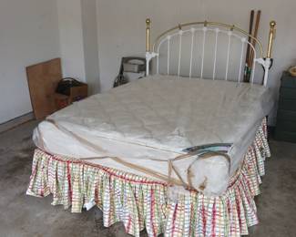Queen size brass bed