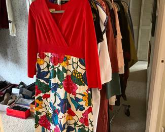 Women’s clothes - sz M & L, sz 8-12. Some vintage some NWT Chicos, TravelSmith, etc