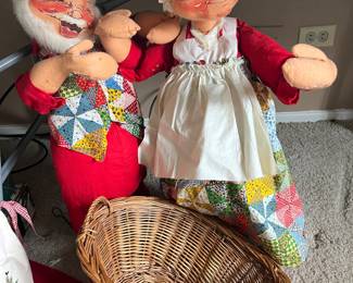 Vintage 1971 Annalee Santa and Mrs Clause - jumbo size