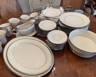 Lenox Solitaire China for 12 with platinum edge