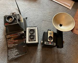 Vintage cameras Polaroid Land, Brownie Hawkeye, Spartus Full Vue