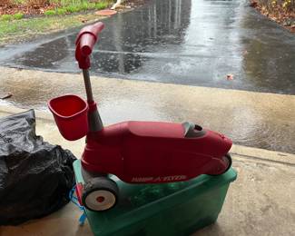 Radio Flyer scooter ride on toy