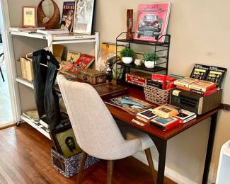 Modern style chairs and desk