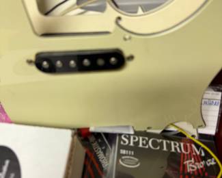 Telecaster Pickguard with Fender Tele Pickup