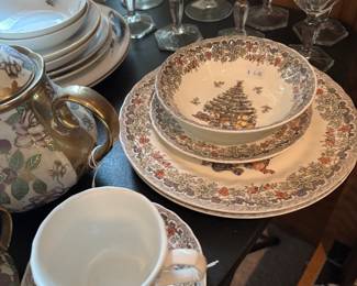 Queens “Seasons Greetings” sold individually