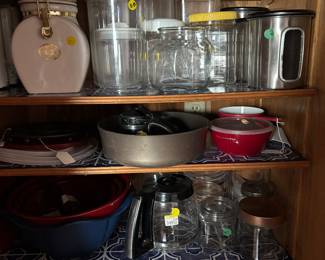 Great bakeware and storage