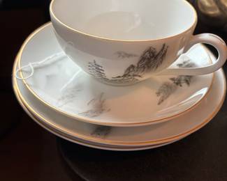 Fukgawa Arita 903 hand  painted China 88 pcs