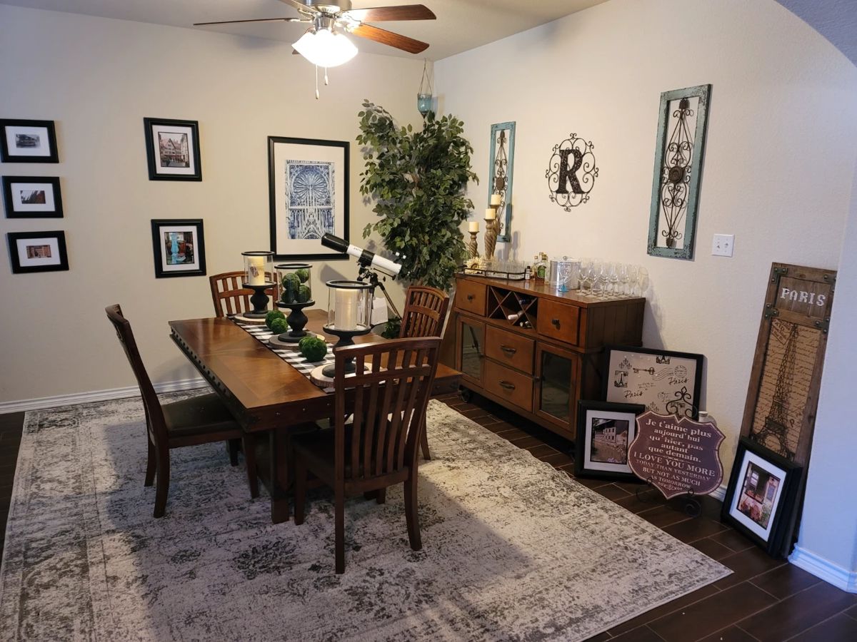Dining Table w/ 4 Chairs & 1 Leaf & Matching Buffett