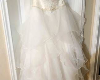 David's Bridal Wedding Dress Size 6