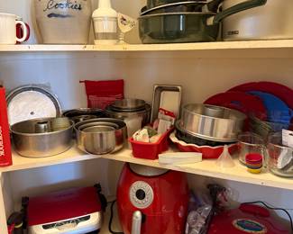Lots of small kitchen appliances 