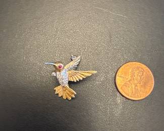 Vtg 18k Two Tone Gold Diamond & Ruby Hummingbird Pin Brooch