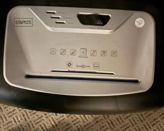 staples paper shredder