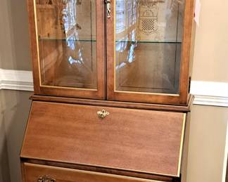 RARE JASPER CABINET W CONVEX GLASS DOORS & EAGLE PRINT ON FRONT 