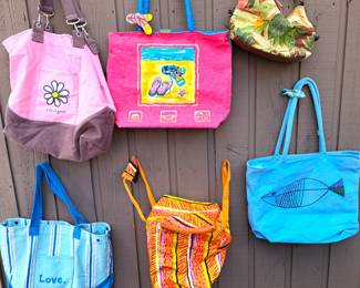 BEACH BAGS LOT