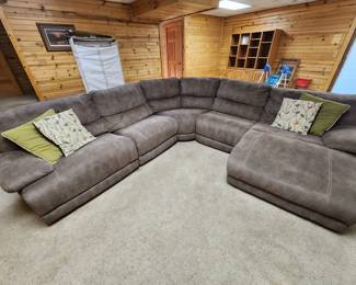 Reclining sectional with chaise