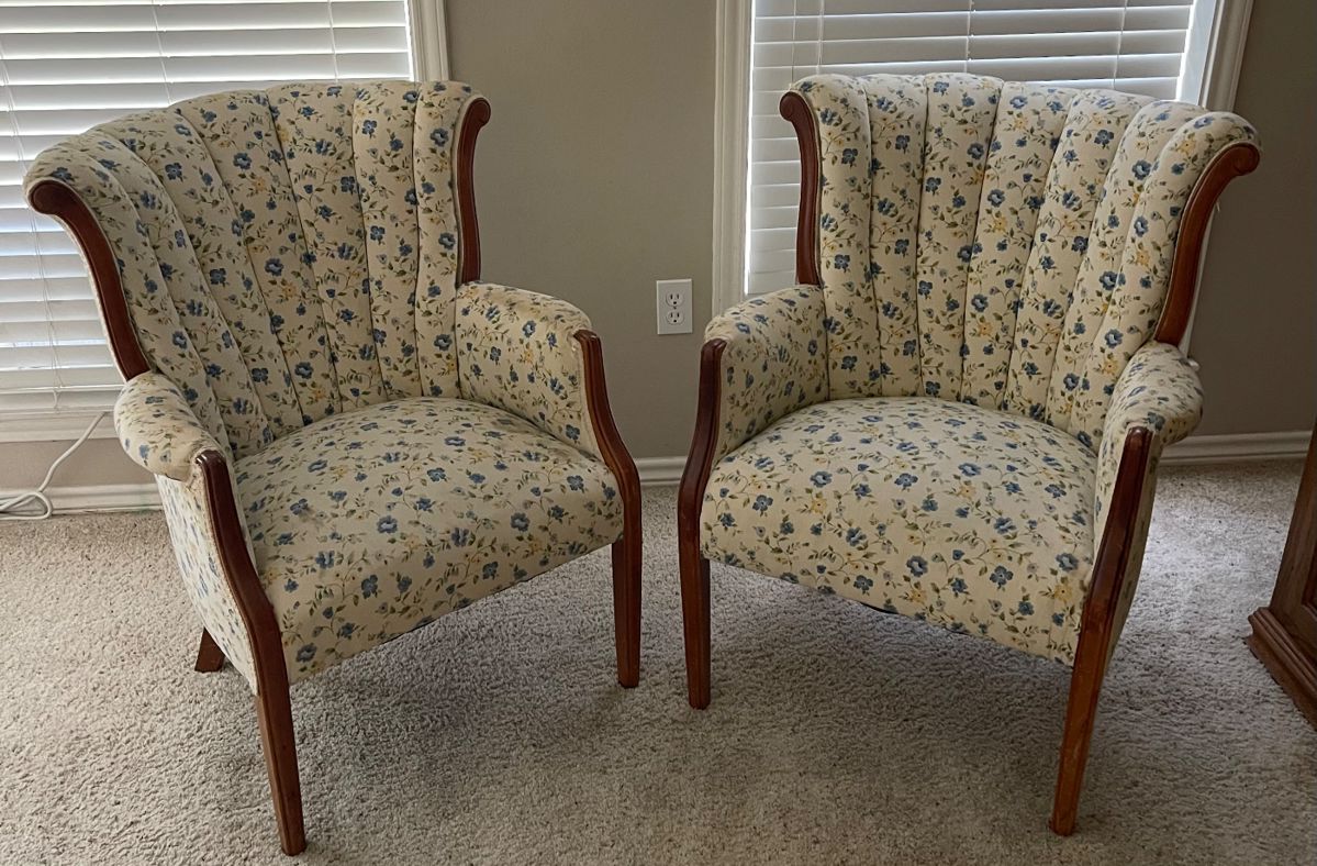 Pair of matching chairs 
