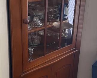 Maple Corner Cabinet